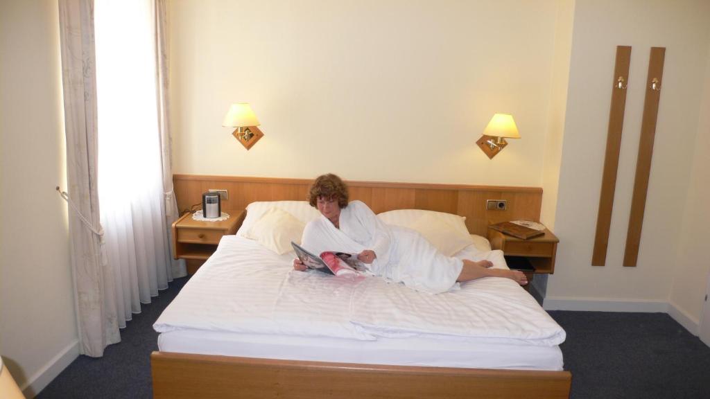 Hotel Binz Bernkastel-Kues Quarto foto